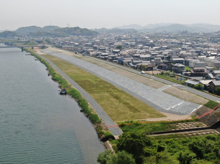 令和２年度高梁川上成護岸工事イメージ