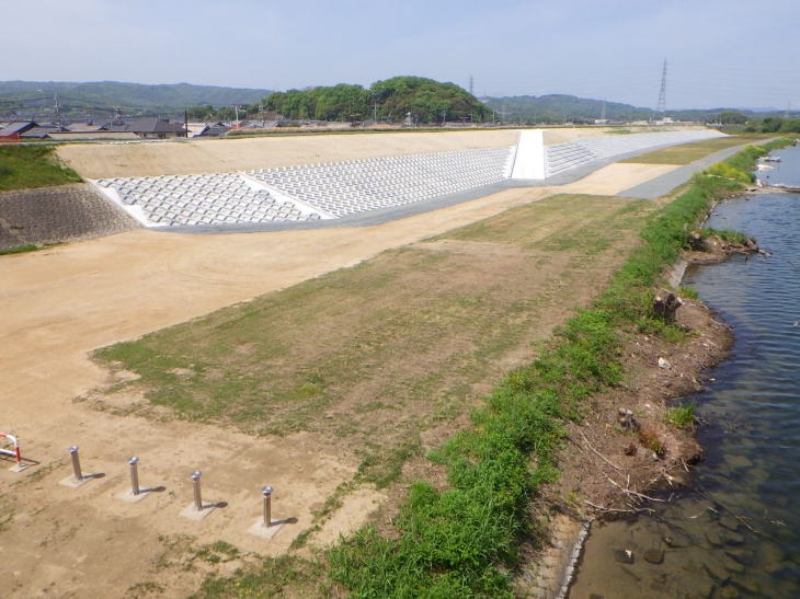 令和２年度高梁川上成護岸工事イメージ